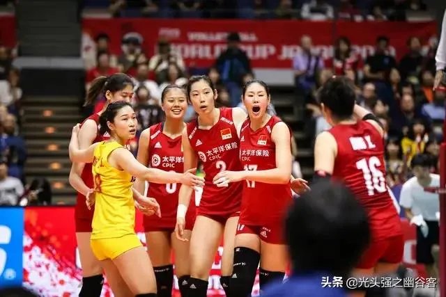 中国女排3:0横扫美国女排,中国女排赢在哪里,你如何评价中国女排球员的表现?