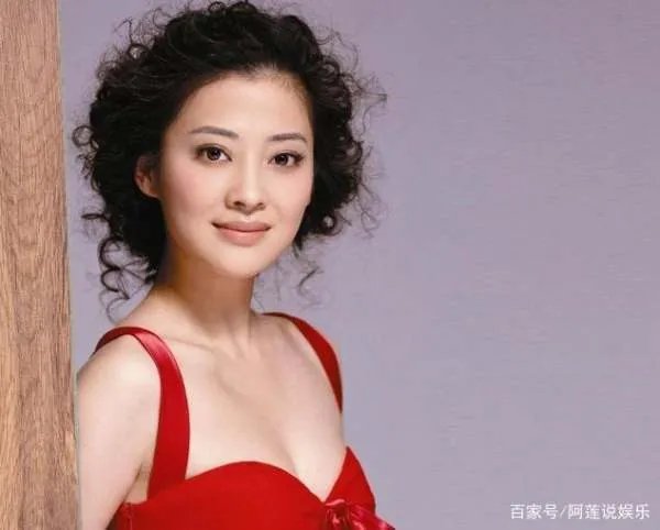 那个与陈佩斯搭档表演大变活人的梅婷，如今27年过去了，现如今过得怎样？
