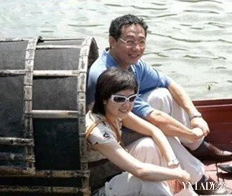 张泉灵老公李铁前妻是谁张泉灵为何要嫁大她18岁的男人