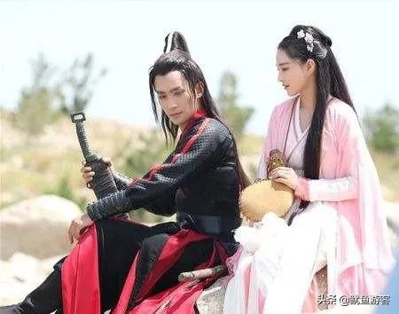 拍古装戏时，为演员定制的古装在杀青后会到哪？