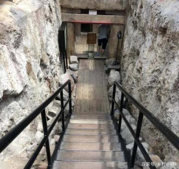 广东施工队挖出一无底黑洞，专家紧急赶来说了什么？