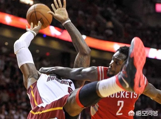 爵士125：105大胜马刺，送给对手四连败，德罗赞25分独木难支，你怎么看？