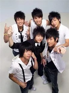 棒棒糖组合的杨奇煜