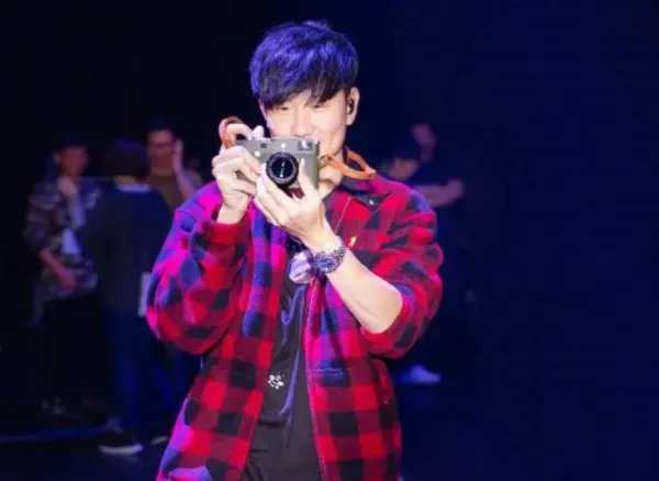 如何看待林俊杰确诊新冠却被网暴这件事？