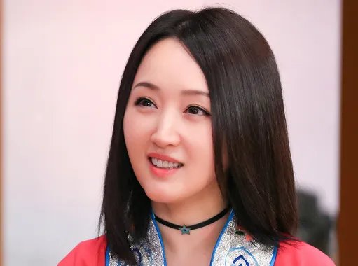 向华强花费百万请杨钰莹吃饭，赖文峰冲进去说：她是我的女人，发生了什么？