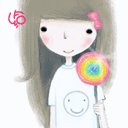 大眼睛吃棒棒糖的女生狂闪头像