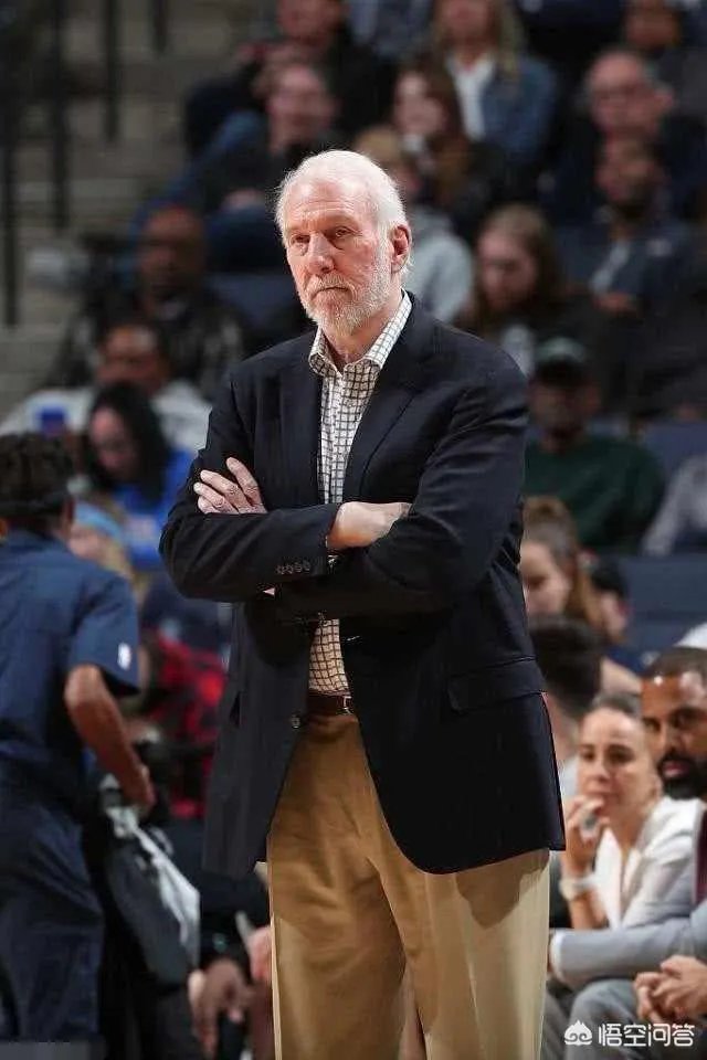 爵士125：105大胜马刺，送给对手四连败，德罗赞25分独木难支，你怎么看？