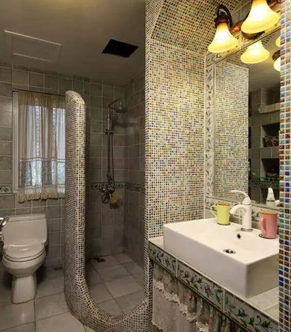 卫生间贴什么样的瓷砖好?