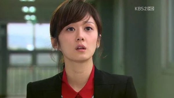 当初在中国很火的韩国明星张娜拉，怎么就突然没有音讯了？