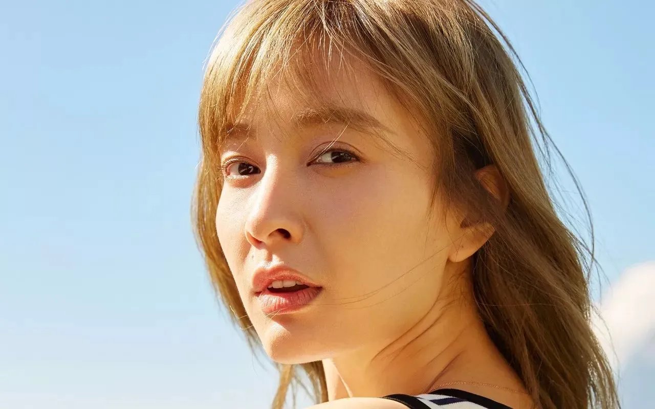 吴昕遭网友吐槽退出闲鱼,该不该提倡明星卖二手货?