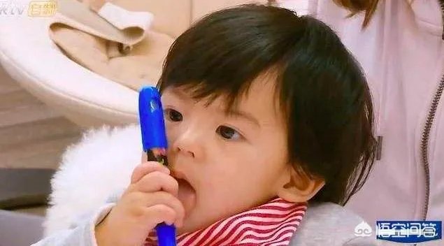 贾静雯生下第三个女儿为什么不炫娃？