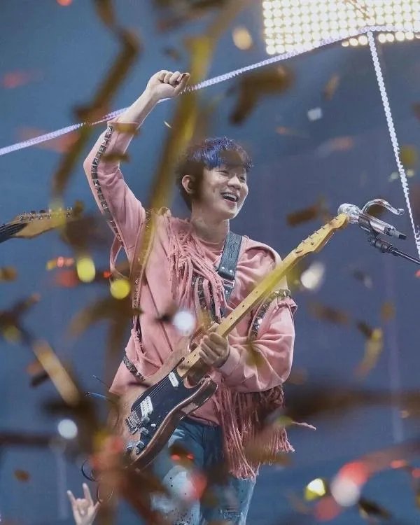 如何看待林俊杰确诊新冠却被网暴这件事？