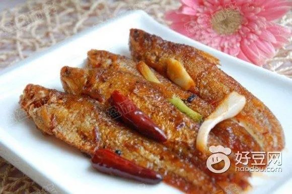 酥炸凤尾鱼的做法步骤图，酥炸凤尾鱼怎么做