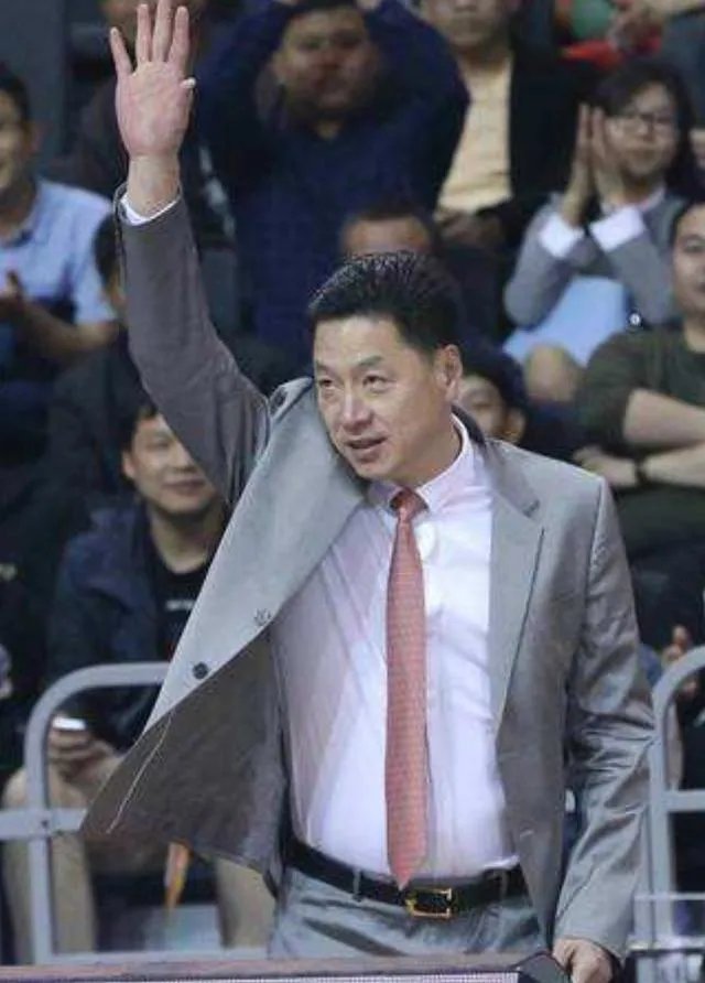 浙江广厦男篮主帅李春江是被球迷高估的教练吗?为什么?