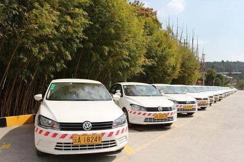 女子遭驾校教练胁迫发生关系