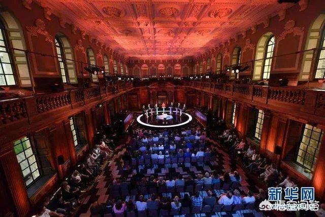 为什么约翰逊刚刚成功当选英国首相，英国人却强烈要求他下台？