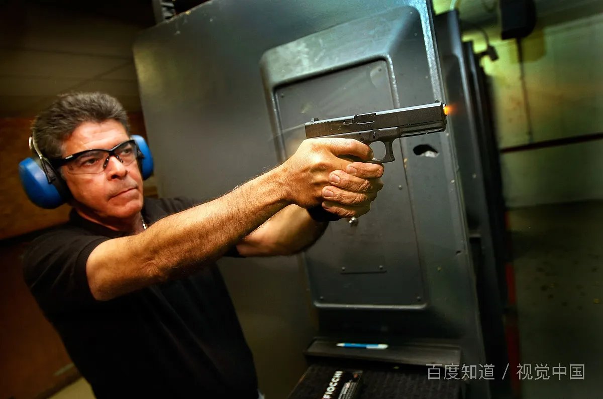 美德州血案刚致8人死亡！美频发枪击案的根本原因是什么？