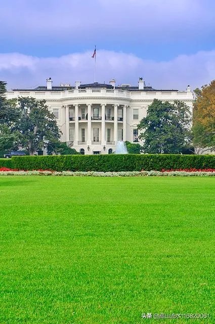 为什么美国那么多人确诊了,但是特朗普周围一直没事?