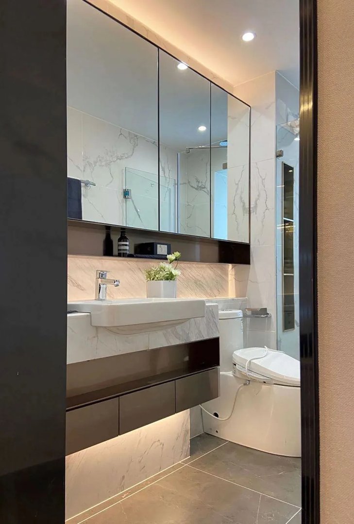 不锈钢、玻璃元素+低饱和度灰,打造完美意式现代轻奢风~