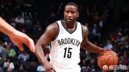 怎么评价唐纳德斯隆这名球员？