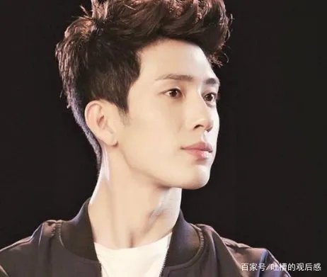 井柏然风格变化太大了，五官看着太帅气，打扮是不是也变时尚了?