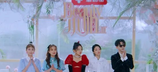 杨超越yamy互怼太过好笑，她们是因为什么怼起来的？