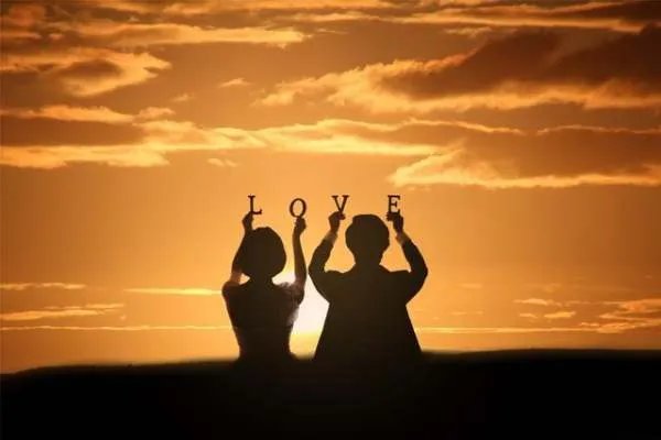 在恋爱时,有一个不作的女朋友是什么体验?