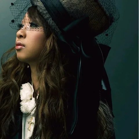 青山黛玛《留在我身边》中文歌词欣赏 旋律优美打动人心