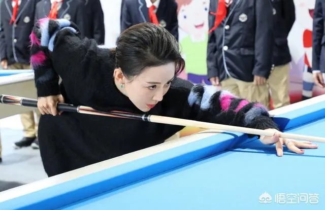 台球女神潘晓婷和车侑蓝,颜值都很高,两位女神谁更漂亮?