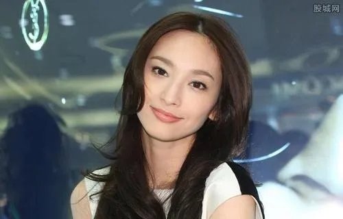 吴佩慈已生4娃，为何迟迟未嫁入豪门，她是否另有盘算？