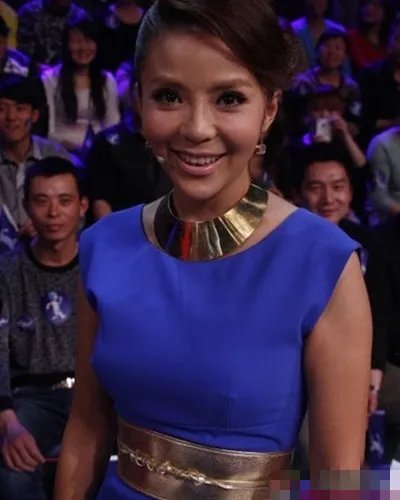 【图】朱迅真空上阵疑凸点 网友直呼尺度太大