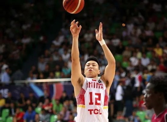 李根停赛罚10万，恶意犯规对比赛的影响有多大？