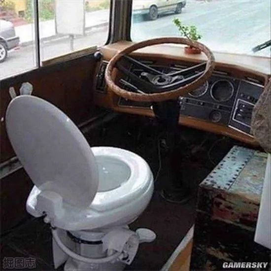 竟然连愚人节都没人和我表白？都是套路的囧图