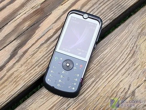 超值500万智能 摩托罗拉ZN5将破1000元