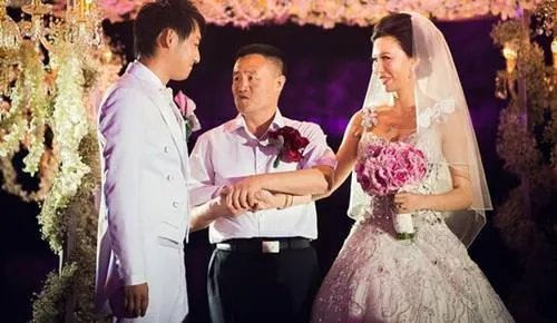 领导结婚祝词大全 简短大气的领导致辞