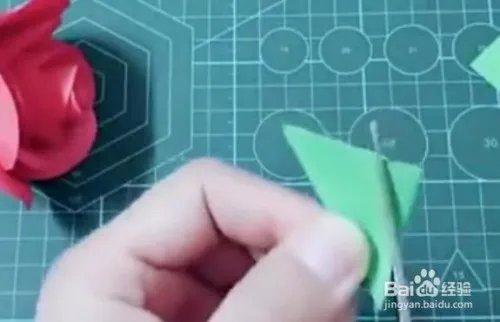 4步简易折纸花玫瑰花