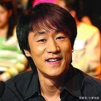 郭德纲写悲情诗句悼念侯耀文，发师父照片，撞脸哪位徒弟？