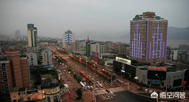 对重庆市丰都县的鬼城，为什么叫鬼城，能科普一下吗？