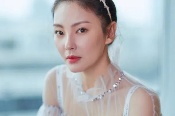 张雨绮唱《大花轿》太高调，为难李斯丹妮，她的唱歌水平到底如何？