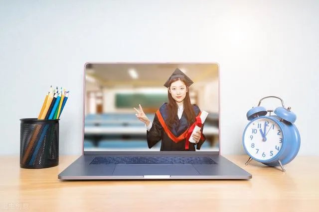 有人说考研如果考本校,对于专业科目中有些题目,本校的老师都会“透露”,作为别校的学生该怎么办,如何才能知道复习点?