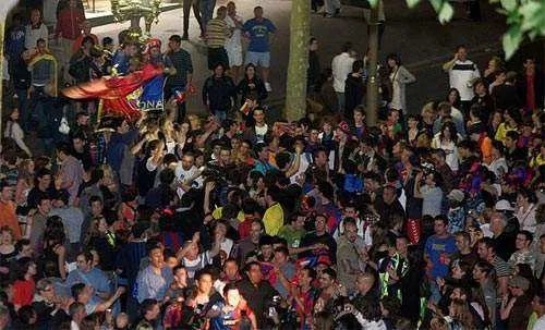 人声鼎沸的意思是什么?