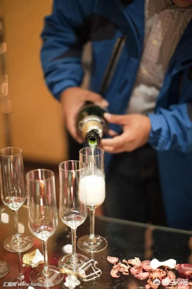 酒桌上怎样拒绝别人的劝酒？