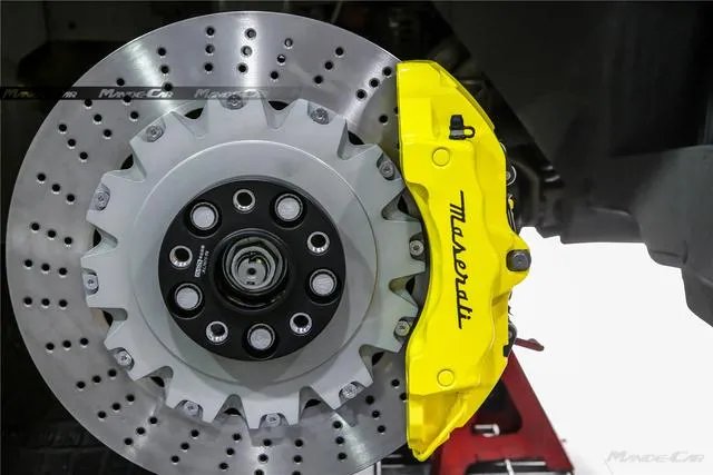 玛莎拉蒂改装刹车卡钳前六后四多少钱啊?