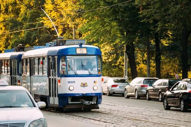 都说拉脱维亚美女“泛滥”，拉脱维亚真实的生活是什么样的？