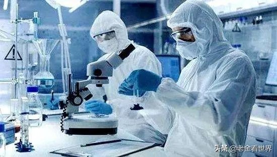 为什么美国那么多人确诊了,但是特朗普周围一直没事?