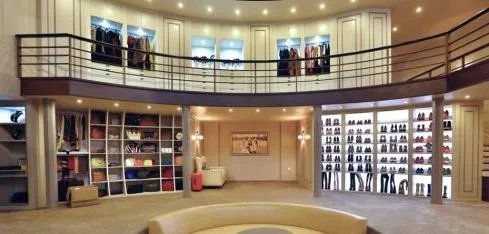 吴昕遭网友吐槽退出闲鱼,该不该提倡明星卖二手货?