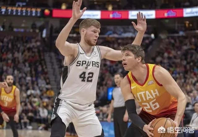 爵士125：105大胜马刺，送给对手四连败，德罗赞25分独木难支，你怎么看？