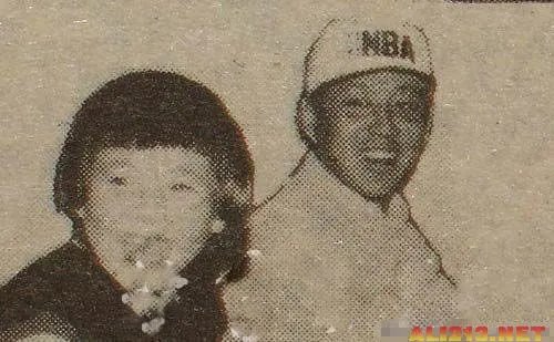 陈道明与女儿罕见合影曝光 女儿玩游戏比爹强