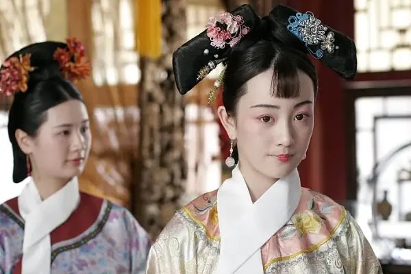 珍妃只是穿旗袍而已，慈禧为何要强行扯下，还用竹竿杖责她？