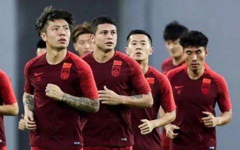 国足客战菲律宾能赢吗？正常发挥还是能赢的！